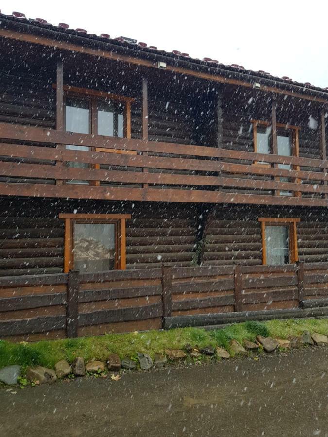 Круассан Hotell Bukovel Exteriör bild